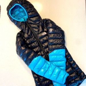 XS North Face Summit Series puffer coat